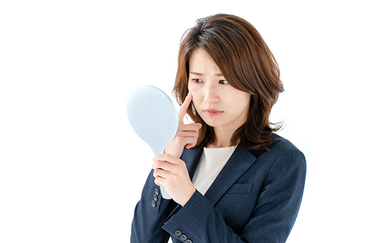 なぜ奥目になるのか？その原因