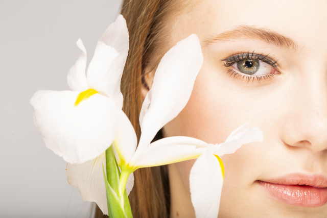 目の下のクマ治療は城本クリニックにお任せください