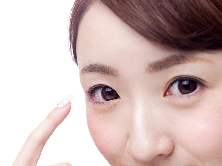 マッサージやトレーニングで二重瞼になれる人は？