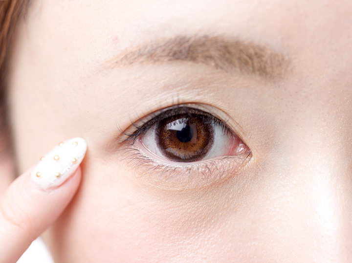 トレーニングによる二重瞼の作り方