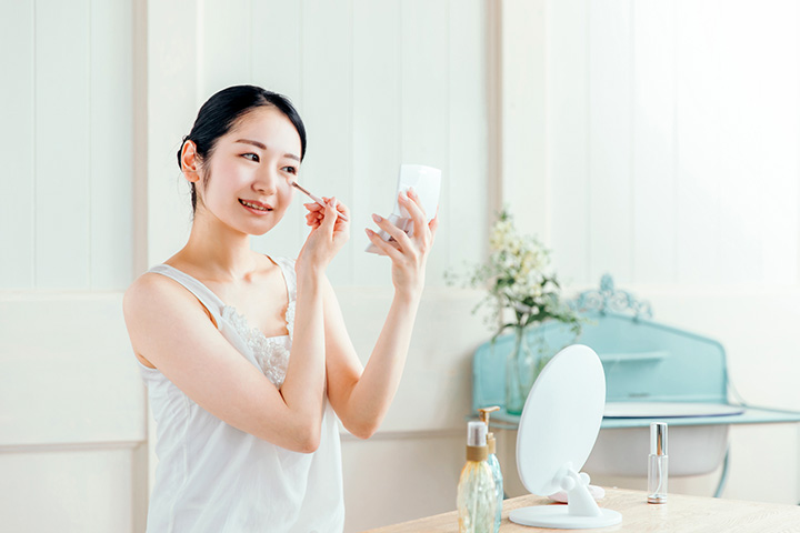 メイクで涙袋を作る方法